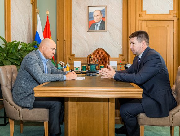 vstrecha-gubernatora-i-mera Губернатор поручил мэру увеличить штат дворников