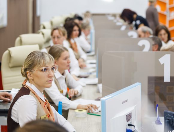 Банковскую карту можно оформить в МФЦ Липецкой области
