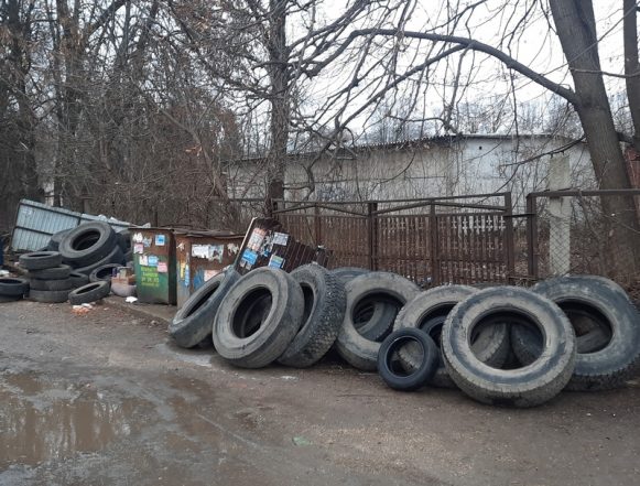 Сообщи, где лежат шины