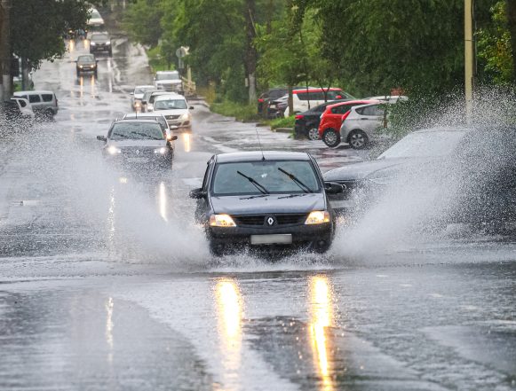 автомобиль дождь лужа В сухом остатке