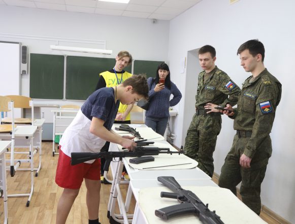 Помним! Гордимся! Играем!