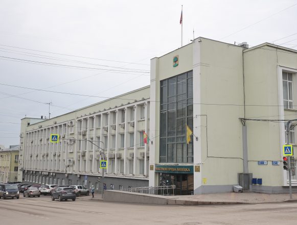 Жить по Уставу