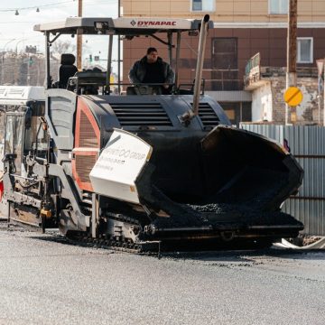 На Студёновском мосту укладывают финишный слой асфальтобетона в сторону Сокола