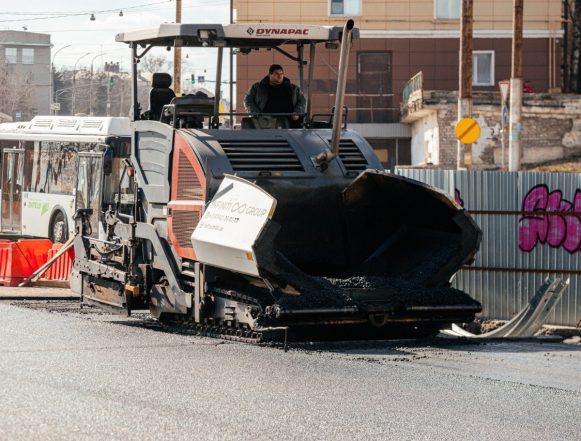 На Студёновском мосту укладывают финишный слой асфальтобетона в сторону Сокола