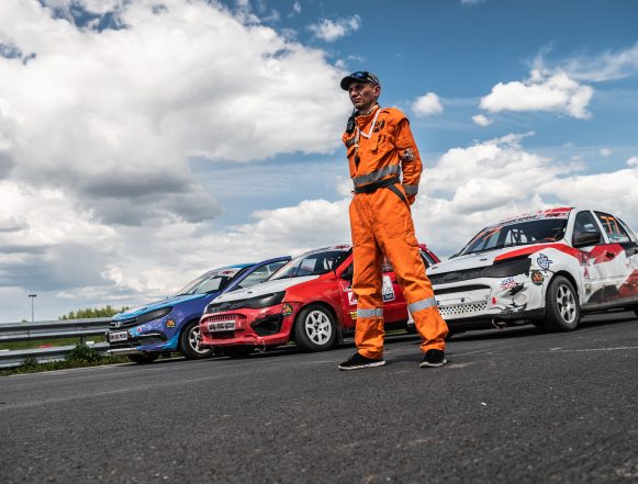 Оранжевые жилетки