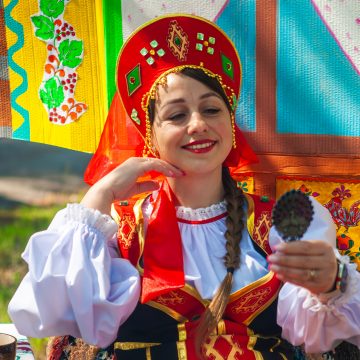 Тебя ж, как первую любовь…