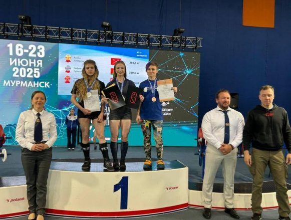 серебряный призер пауэрлифтинг Призёр чемпионата