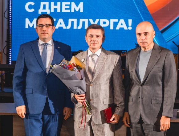 Госнаграды вручили сотрудникам НЛМК в правительстве региона