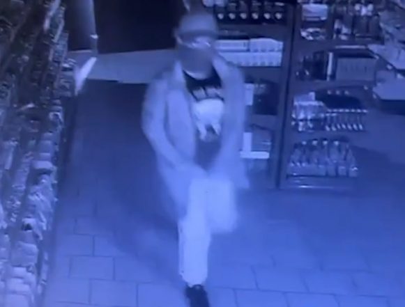 Товаров на 229 тысяч рублей похитили двое молодых липчан со склада