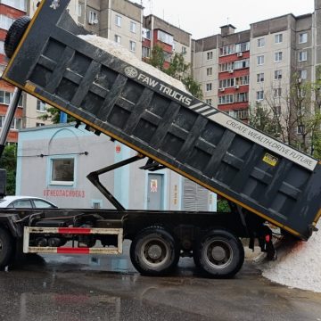 37 тонн песка для детских песочниц