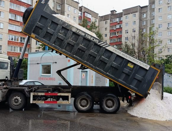 машина с песком 37 тонн песка для детских песочниц