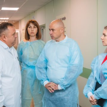 Губернатор посетил три городские больницы