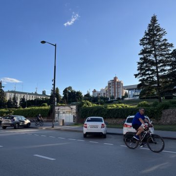 На Театральной площади убрали шаурмичную