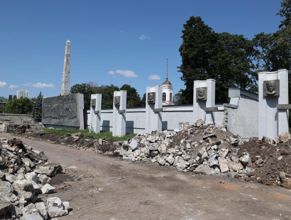 площадь Героев Летопись подвига