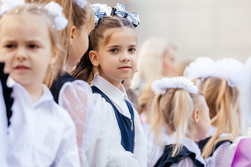 В школах стартует приём заявлений в первые классы