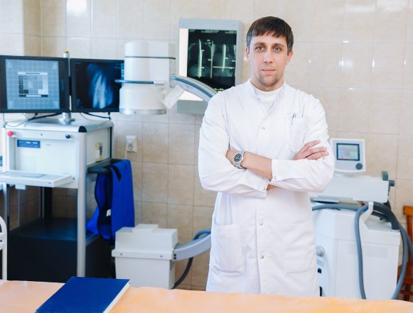 Врач лечит не только руками