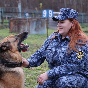 Айза, ко мне!