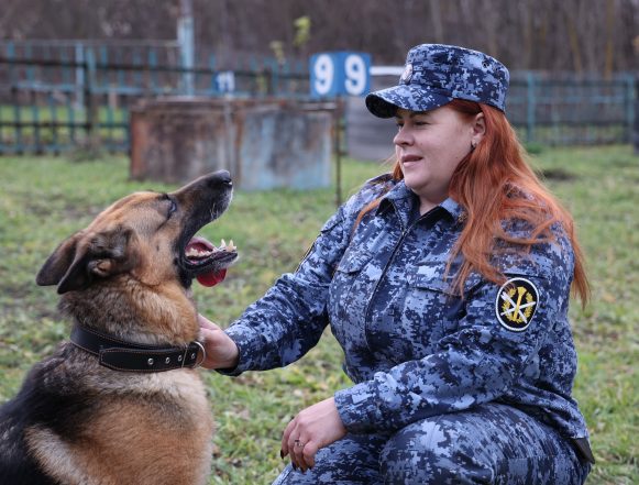 Анна Марандина Айза, ко мне!