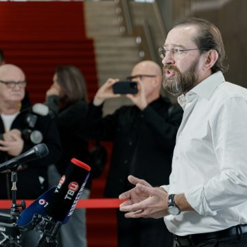 Бог сохраняет всё