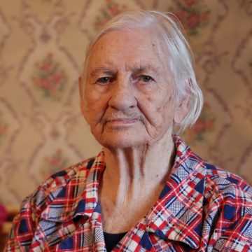 Судьбы моей простое полотно