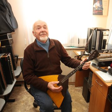 Балалайка, душа треугольная