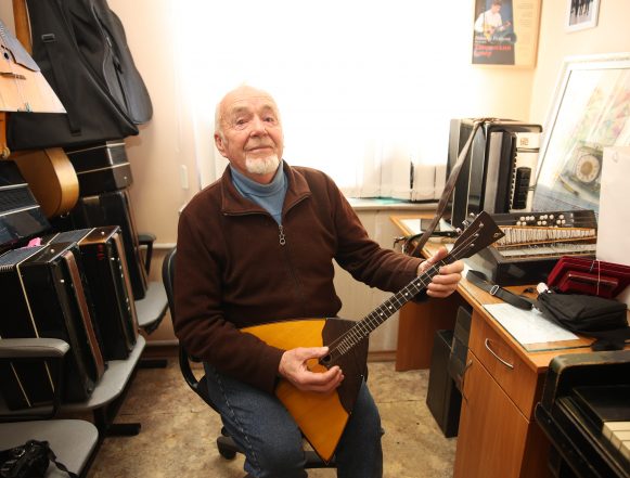 Балалайка, душа треугольная