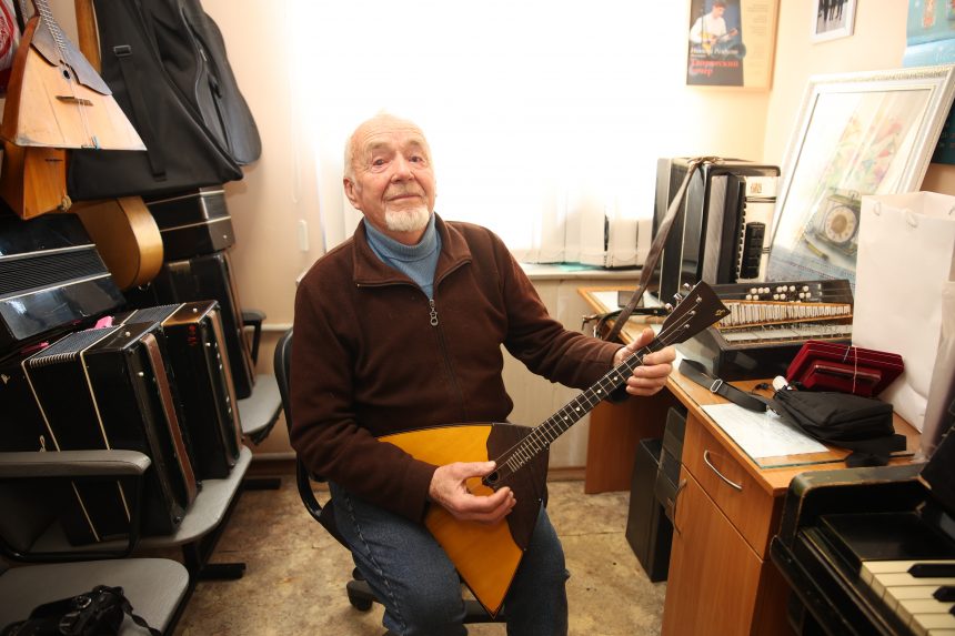 Балалайка, душа треугольная