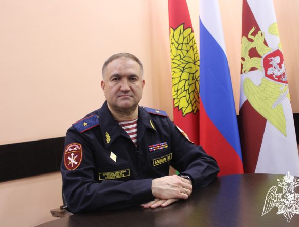 Начальник липецкой Росгвардии поздравляет защитников с праздником
