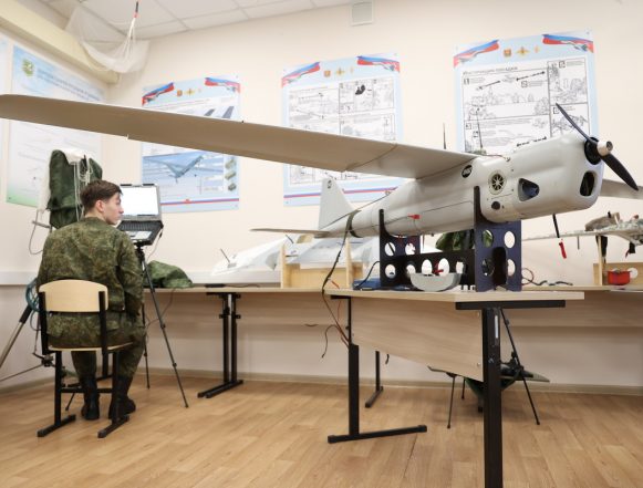 Студенты учатся летать