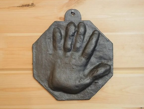 Оттиск ладони Петра I Липецкий минкульт поделился императорской ладошкой с Тверской областью