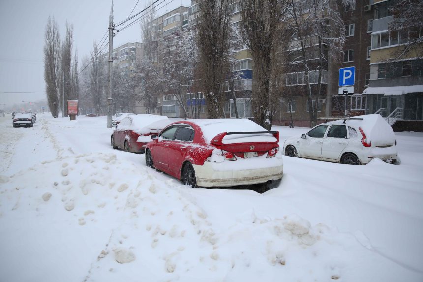 Липчан просят убрать машины с обочин