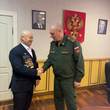Дмитрий Горкин и Александр Ястреб Работе с допризывной молодёжью в Липецке будут помогать ветераны СВО