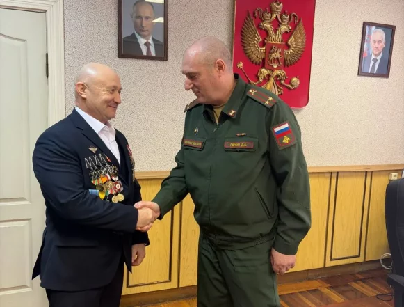 Дмитрий Горкин и Александр Ястреб Работе с допризывной молодёжью в Липецке будут помогать ветераны СВО