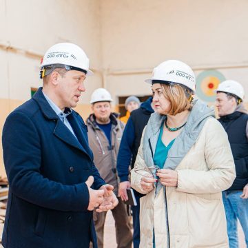 Светлана Бедрова оценила ход капремонта в трёх школах города