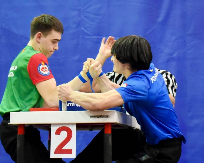 армрестлинг победа Олег Данилов Липчанин взял золото первенства России по армрестлингу