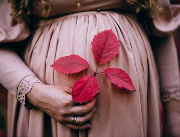 В День беременных — 7 апреля — трёх будущих мам в Липецке поздравят по-особенному