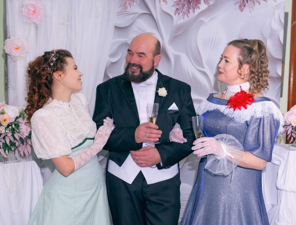 Весна началась с вальса