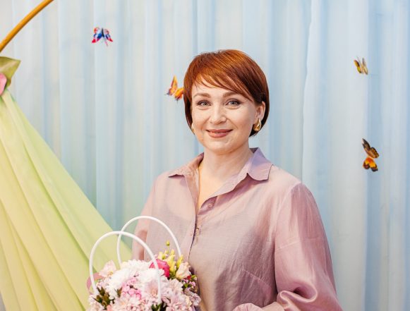 воспитатель года 2026 город Светлана Толстых детсад 135 пресс мэрия Лучший воспитатель года работает в детсаду № 135