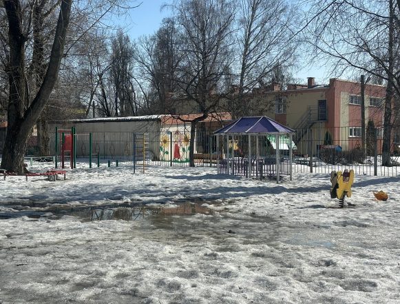 Рядом с детским садом