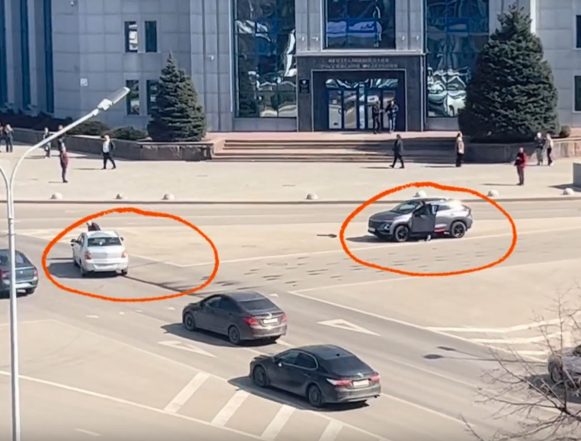 На площади Плеханова столкнулись два легковых авто