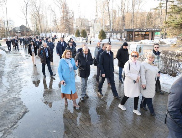 Прогулка для мэров