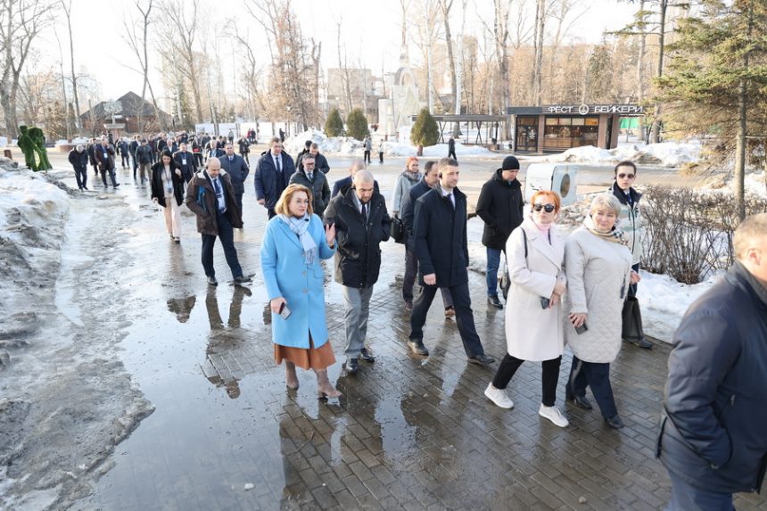 Прогулка для мэров