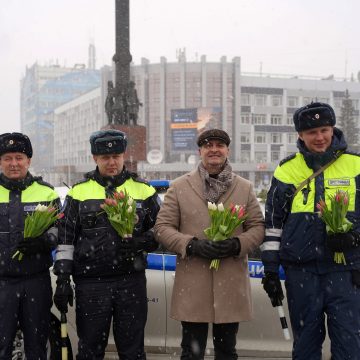 с 8 Марта с 8 Марта