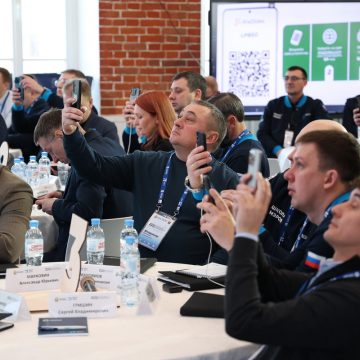 Представители 70 регионов съехались в Липецк изучать экономику и финансы