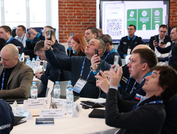 Представители 70 регионов съехались в Липецк изучать экономику и финансы