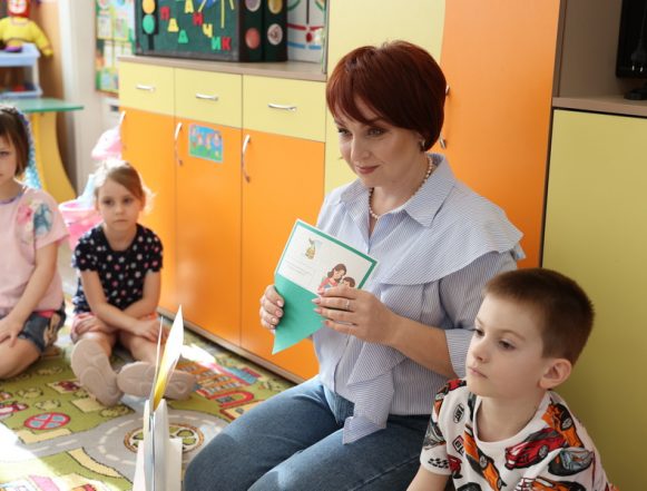 воспитатель года (15) Педагог из Липецка вышла в финал областного этапа «Воспитатель года — 2026»