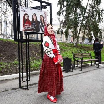 Выставку «Россия — семья семей» открыли в липецком педе