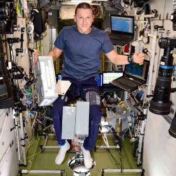 Космонавт пообещал липчанам сделать фото нашего города с МКС