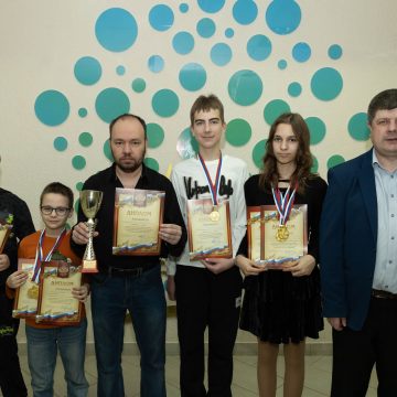 белая ладья гимназия № 1 Команда шахматистов из гимназии № 1 поедет отстаивать честь Липецкой области в Дагомыс