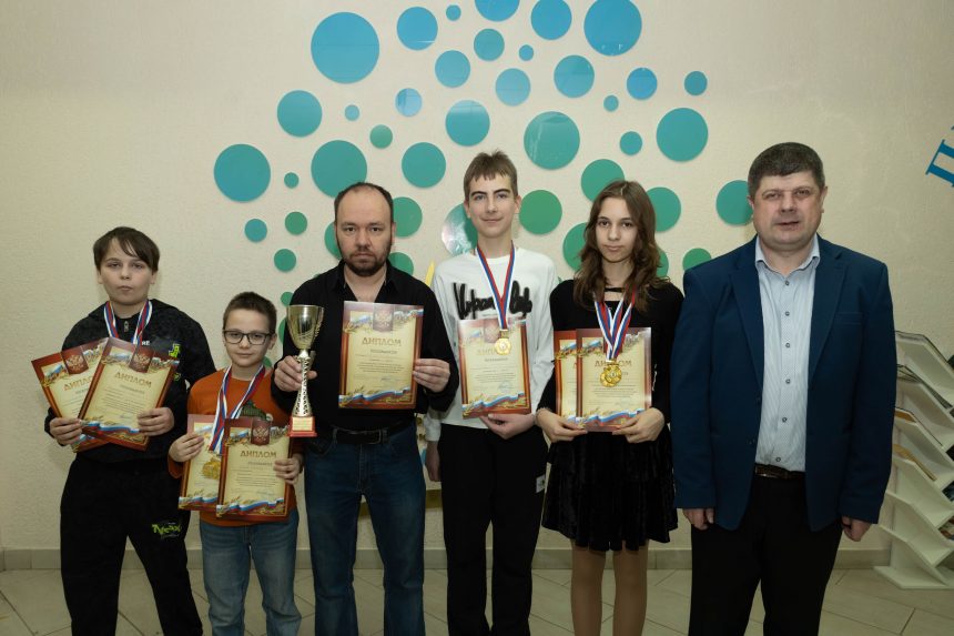 белая ладья гимназия № 1 Команда шахматистов из гимназии № 1 поедет отстаивать честь Липецкой области в Дагомыс